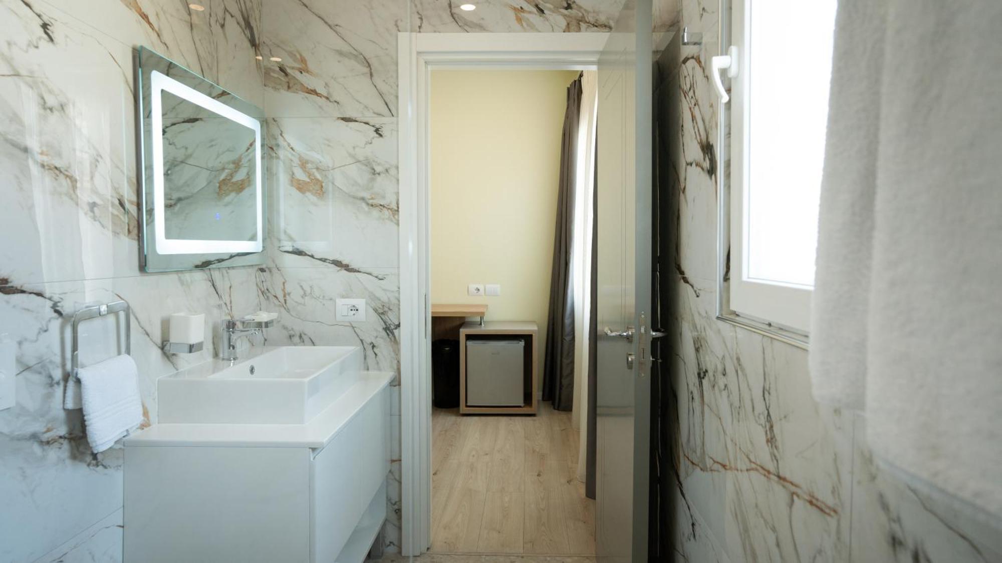 טיראנה F&M Hotel 2 מראה חיצוני תמונה