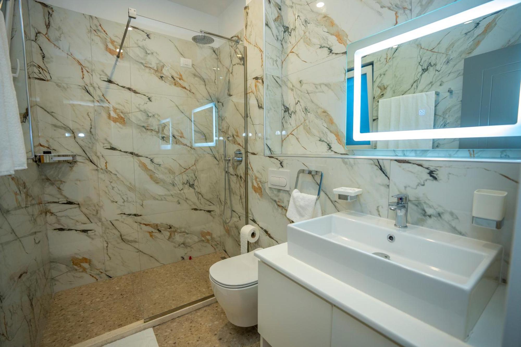טיראנה F&M Hotel 2 מראה חיצוני תמונה